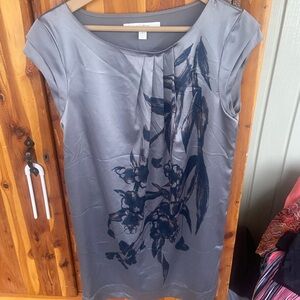 Elegant Gray Dress with Floral Design